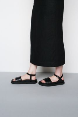 サンダル　ｖｏｌｕｍｅ　ｓａｎｄａｌｓ